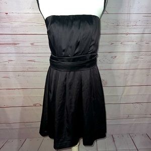 EXPRESS The perfect LITTLE BLACK DRESS!size 8 -prom - party - semi formal
